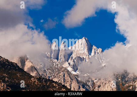 Morgen im Osten Angesichts der Mount Whitney, Sequoia National Park, Kalifornien, USA Stockfoto