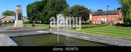Das War Memorial Gardens, Bourne Eau, Bourne, Lincolnshire, England, Großbritannien Stockfoto