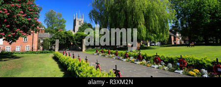 Das War Memorial Gardens, Bourne Eau, Bourne, Lincolnshire, England, Großbritannien Stockfoto