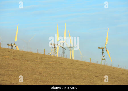 Altamont Pass Windpark, größte Konzentration von Windkraftanlagen in der Welt, in der Nähe von Livermore, Kalifornien, USA Stockfoto