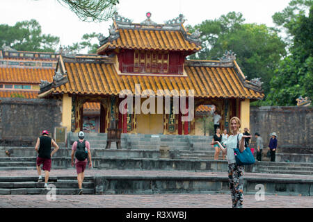 Touristen Sightseeing Minh Mang Königsgrab von Hue, Vietnam. Stockfoto