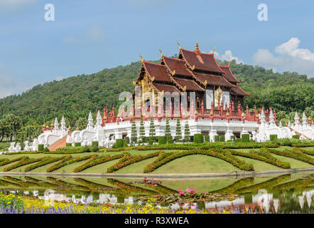 Thailändisches Lanna Architektur in Chiang Mai, Thailand Stockfoto