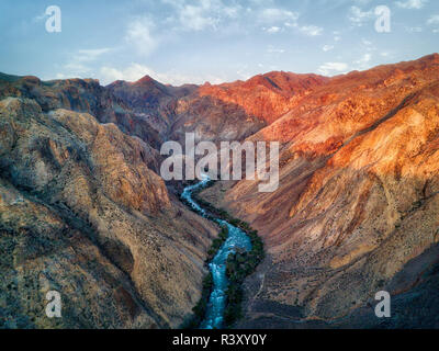 Fluss durch Charyn Canyon im Südosten von Kasachstan im August 2018 genommen, hdr genommen Stockfoto