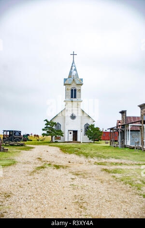 Eine Kirche im Jahre 1880 Stadt in Souht Dakota, Film für Der mit dem Wolf tanzt. Stockfoto