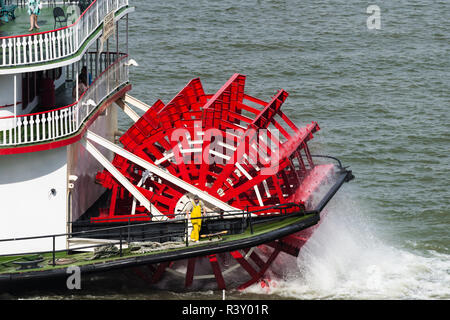 USA, Louisiana. New Orleans, Lower Mississippi River Basin, Riverboat Natchez (Sternwheeler) am Mississippi River Stockfoto