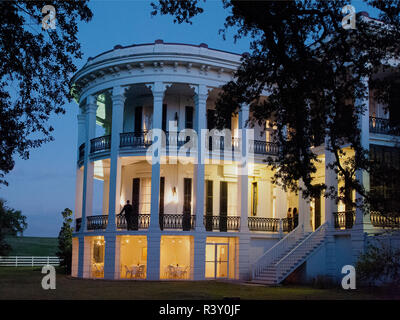 Abends an der Nottoway Plantation White Castle, Louisiana an der Great River Road Stockfoto