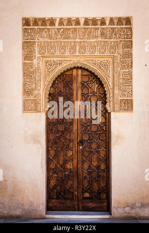 Arabische Tür im Alhambra Stockfoto