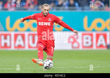 Darmstadt, Deutschland. 24 Nov, 2018. 2. Fussball Bundesliga, SV Darmstadt 98 - 1. FC Köln, den 14. Spieltag, in der Merck Stadion am Böllenfalltor. Die Kölner Marcel Risse spielt den Ball. Foto: Uwe Anspach/dpa - WICHTIGER HINWEIS: In Übereinstimmung mit den Anforderungen der DFL Deutsche Fußball Liga oder der DFB Deutscher Fußball-Bund ist es untersagt, zu verwenden oder verwendet Fotos im Stadion und/oder das Spiel in Form von Bildern und/oder Videos - wie Foto Sequenzen getroffen haben./dpa/Alamy leben Nachrichten Stockfoto