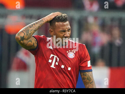 München, Deutschland. 24. Nov 2018. Jerome BOATENG (FCB 17) traurig, enttäuscht, wütend, Emotionen, Enttäuschung, Frustration, Frustration, Traurigkeit, Verzweiflung, Hoffnungslosigkeit, FC BAYERN MÜNCHEN - Fortuna Düsseldorf - DFL-Bestimmungen verbieten die Verwendung von Fotografien als BILDSEQUENZEN und/oder quasi-VIDEO - 1. Deutsche Fussball Liga, München, 24. November 2018 Saison 2018/2019, Spieltag 12, FCB, Düsseldorf Quelle: Peter Schatz/Alamy leben Nachrichten Stockfoto