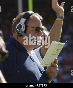 San Francisco, Kalifornien, USA. 30. Sep 2007. Seahawks Coach Mike Holmgren am Sonntag, den 30. September 2007, im Candlestick Park, San Francisco, Kalifornien. Die Seahawks besiegten die 49ers 23-3. Credit: Al Golub/ZUMA Draht/Alamy leben Nachrichten Stockfoto