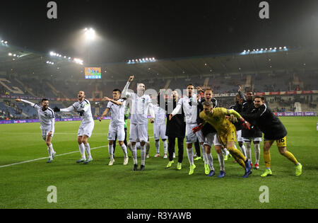 GENK, BELGIEN - 24 NOVEMBER: Cercle des Spieler feiern nach dem Gewinn der Jupiler Pro League Spieltag 16 zwischen KRC Genk und Cercle Brügge am 24. November 2018 in Genk, Belgien. (Foto von Vincent Van Doornick/Isosport) Credit: Pro Schüsse/Alamy leben Nachrichten Stockfoto