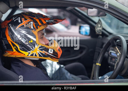 Zgierz, Polen. 24. November 2018. Eines der wenigen Autos mit Antriebsrad auf der rechten Seite. Über 50 Fahrer und ihre Drift Autos, einige von dann mit 500-700 PS-Motoren sind Treffen ist Zgierz in Zentral Polen für Saison schließen. Robert Pastryk/Alamy leben Nachrichten Stockfoto