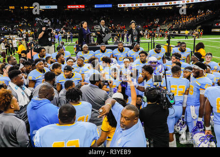 New Orleans, LA, USA. 24 Nov, 2018. Trophy Präsentation der südlichen Universität Jaguare während des Spiels zwischen den Grambling State Tiger und der südlichen Universität Jaguare bei Mercedes-Benz Superdome in New Orleans, LA. Stephen Lew/CSM/Alamy leben Nachrichten Stockfoto