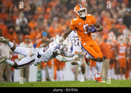 Clemson Tiger wide receiver T-Stück Higgins (5) während der NCAA College Football Spiel zwischen South Carolina und Clemson am Samstag, den 24. November 2018 Memorial Stadium in Clemson, SC. Jakob Kupferman/CSM Stockfoto