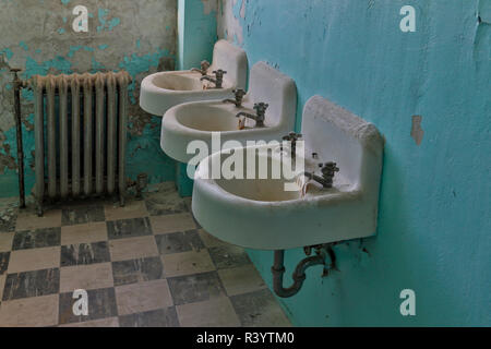 Badezimmer Waschbecken von Old Montana State Children Home, Twin Bridges, Montana Stockfoto