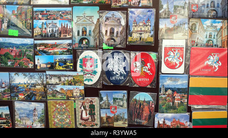 Souvenirs außerhalb der Russischen Orthodoxen Kirche in Vilnius Litauen Europa Stockfoto