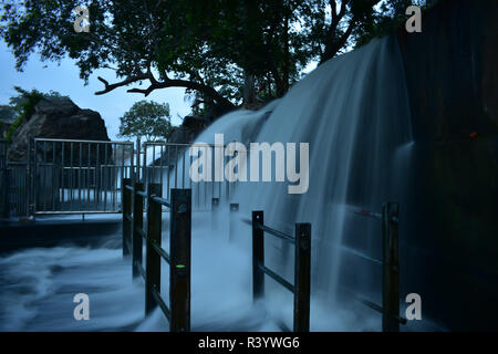 Hogenakkal Wasser fällt Badebereich Stockfoto