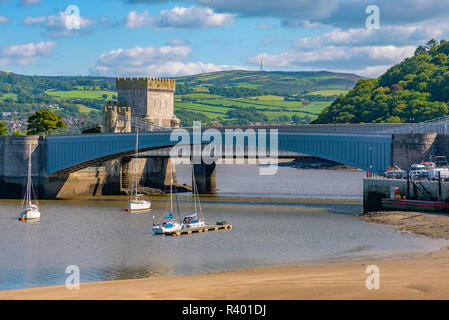 Blick auf die historische Conwy Hängebrücke in Wales, Großbritannien Stockfoto