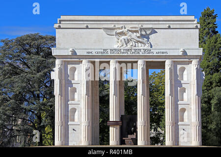 Victory Monument am Platz des Sieges in Bozen Stockfoto