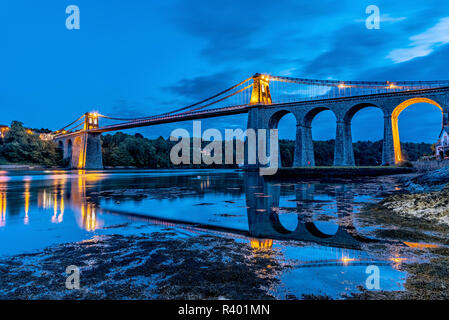 Menai Suspension Bridge in Nord Wales, Großbritannien Stockfoto