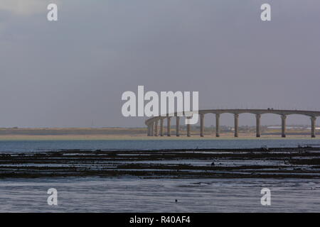 Pont de er im Dunst Stockfoto