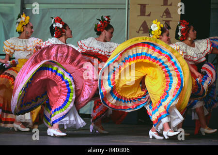 USA, Oregon, Portland. Ballet Folklorico Mexiko Darsteller. Kredit als: Steve Terrill/Jaynes Galerie/DanitaDelimont.com Stockfoto