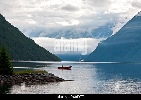 Norwegen, Kreuzfahrtschiff AidaLuna am Geiranger auf dem Geirangerfjord, Stockfoto