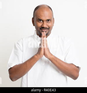 Reifen casual business Inder beten Stockfoto