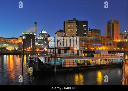 St. Paul, Minneapolis, Mississippi, Covington Inn B&B, ein ehemaliger tugboat Stockfoto