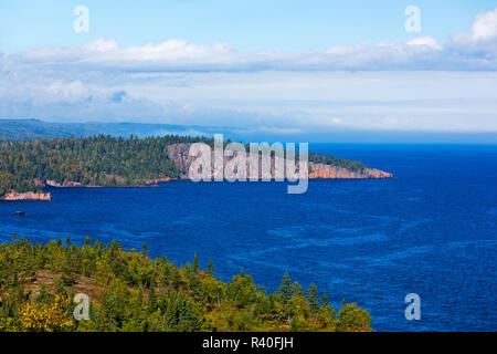 Minnesota, Tettegouche State Park, Palisaden Kopf und Lake Superior Stockfoto