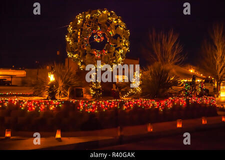 USA, New Mexiko, Socorro. Plaza Dekorationen zu Weihnachten Stockfoto