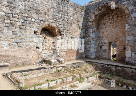 Skulptur des Flusses Gott Maindros auf die Ruinen von Faustina Bäder in Milet in der Provinz Aydin, Türkei. Stockfoto