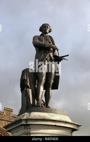 Statue der Maler Thomas Gainsborough, Markt Hill, Sudbury, Grieskirchen Bezirk, Suffolk, East Anglia, England, Großbritannien, Vereinigtes Königreich Großbritannien, Europa Stockfoto