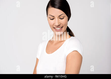 Ich fühle mich schüchtern zu stellen! Stockfoto