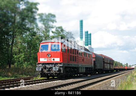 Diesel Klasse 232 Lok von der DB Bahn, Duisburg-Wanheim, Nordrhein-Westfalen, Deutschland betrieben. Stockfoto