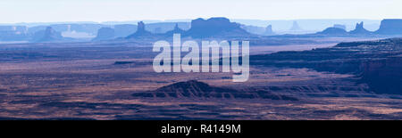 Fernen Blick auf Monument Valley von muley Point, Utah Stockfoto