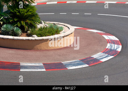 Haarnadel mit Racing Flag Stockfoto