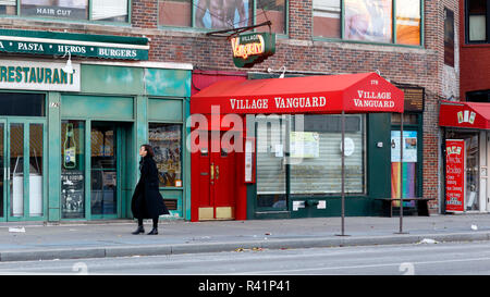 Das Village Vanguard, 178 Seventh Ave South, New York, NY. Äußere eines Jazz Club in Greenwich Village in Manhattan. Stockfoto