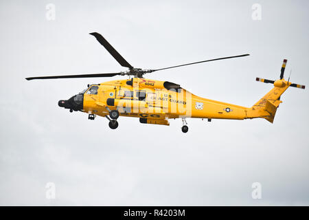 USA, Wisconsin, Oshkosh, AirVenture 2016, US Coast Guard Sikorsky HH-60J Jayhawk Helikopter Stockfoto