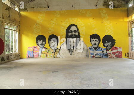 Kunst und Graffiti an die Beatles Ashram in Rishikesh, Indien Stockfoto