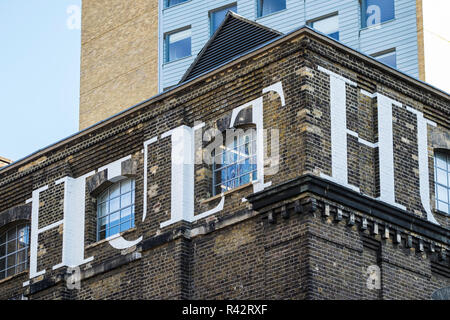 Hult International Business School, 35 Commercial Road, London, England, Großbritannien Stockfoto