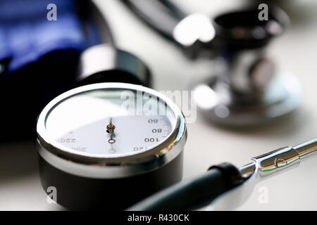 Gerät zur Messung der Blutdruck bei Arzt Stockfoto