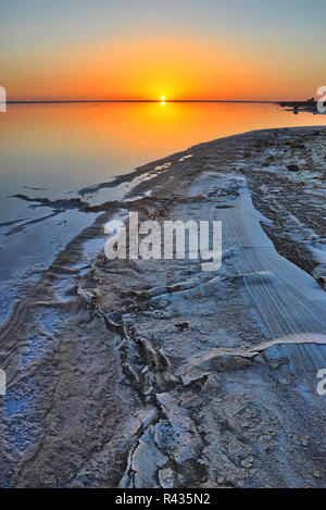 Schönen Sonnenaufgang auf dem Salzsee Chott el Djerid, Sahara, T Stockfoto