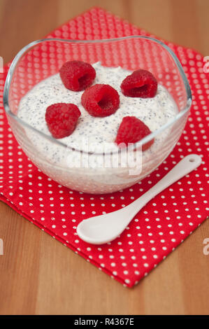 Kleinigkeit Mini Dessert im Glas Stockfoto