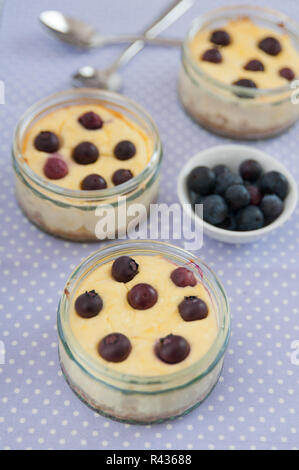 Kleinigkeit Mini Dessert im Glas Stockfoto