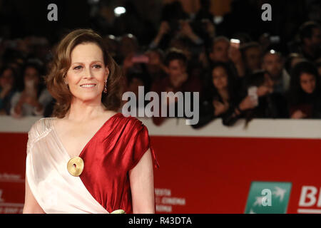 Sigourney Weaver besucht eine Premiere auf dem 13. Rom Film Fest mit: Sigourney Weaver, Wo: Rom, Italien Wann: 24.10.2018: IPA/WENN.com ** Nur für die Veröffentlichung in Großbritannien, den USA, Deutschland, Österreich, Schweiz ** verfügbar Stockfoto