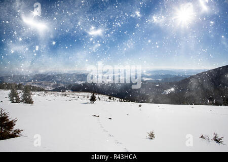 Winterlandschaft in den Bergen Stockfoto