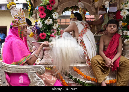 Eine Prozession der Jain religiösen Gemeinschaft in Mumbai, Indien Stockfoto