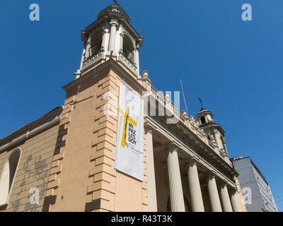 SANTIAGO DE CHILE, CHILE - 26. Januar 2018: Die Kirche von San Agustín, im historischen Zentrum von Santiago. Der Bau stammt aus dem Jahre 1608, wobei die Stockfoto