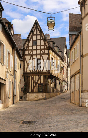 Historisches Fachwerkhaus in der Rue-DES-ecuyers in Chartres Stockfoto